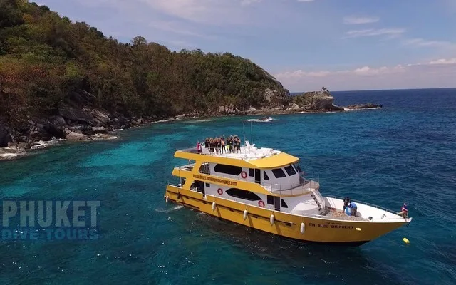 Racha Yai Scuba divingday trip boat