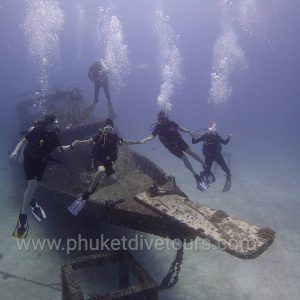 Racha yai scuba diving - Wreck diving at Racha Yai Phuket