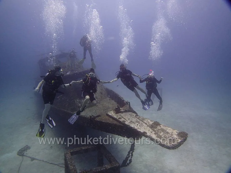 Racha yai scuba diving - Wreck diving at Racha Yai Phuket